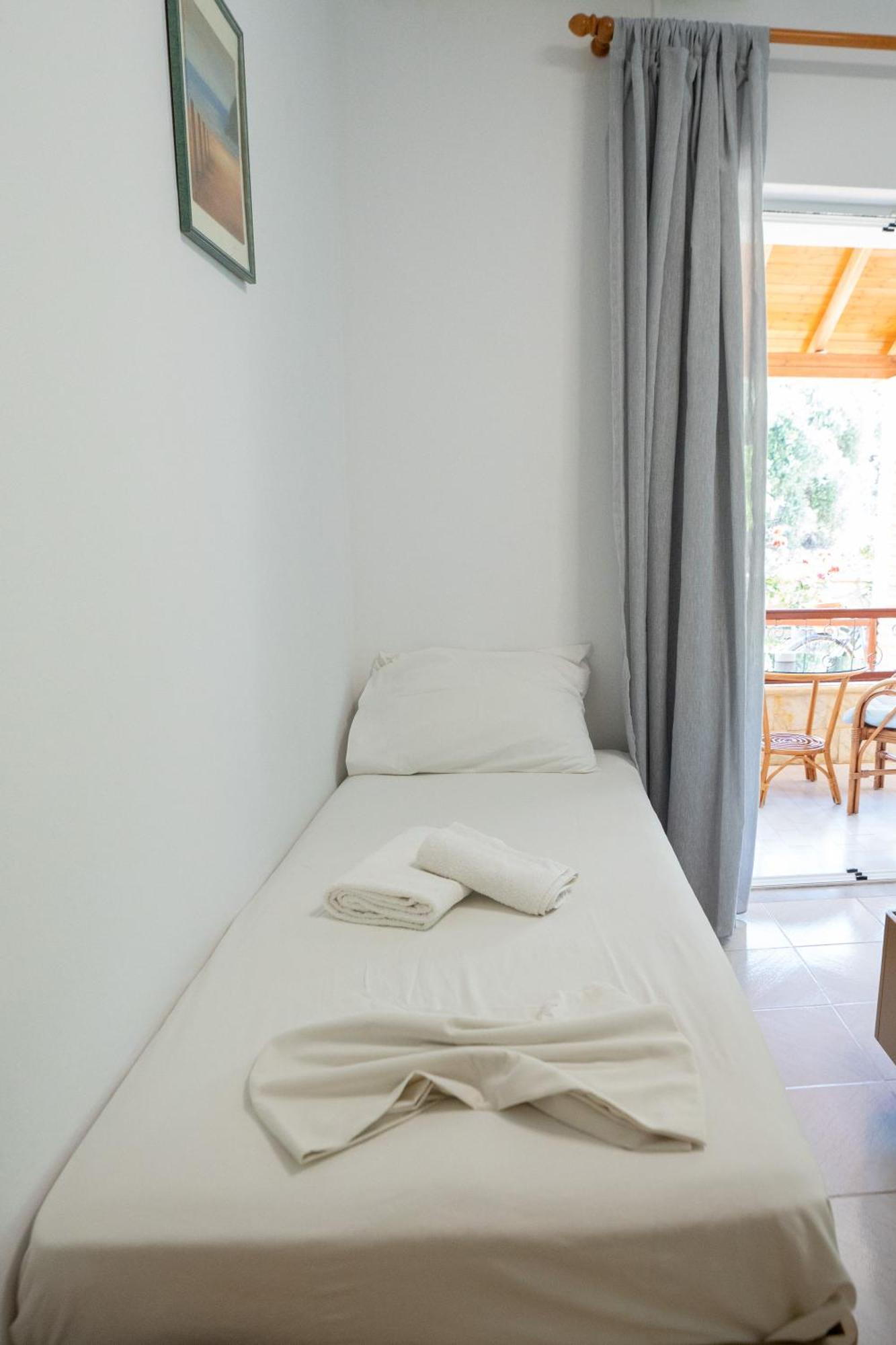 Elaia Modern Apartments Ayía Kiriakí エクステリア 写真